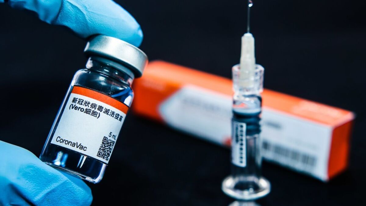 Китайские вакцины назвали эффективными даже против дельта-штамма 
