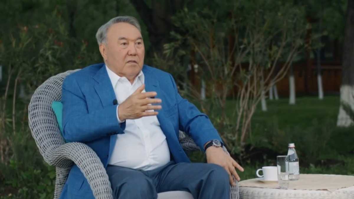 Кто из президентов первым узнал о решении Назарбаева уйти в отставку