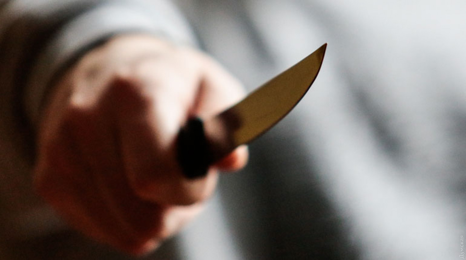 Парни с ножами устроили беспредел в Алматы