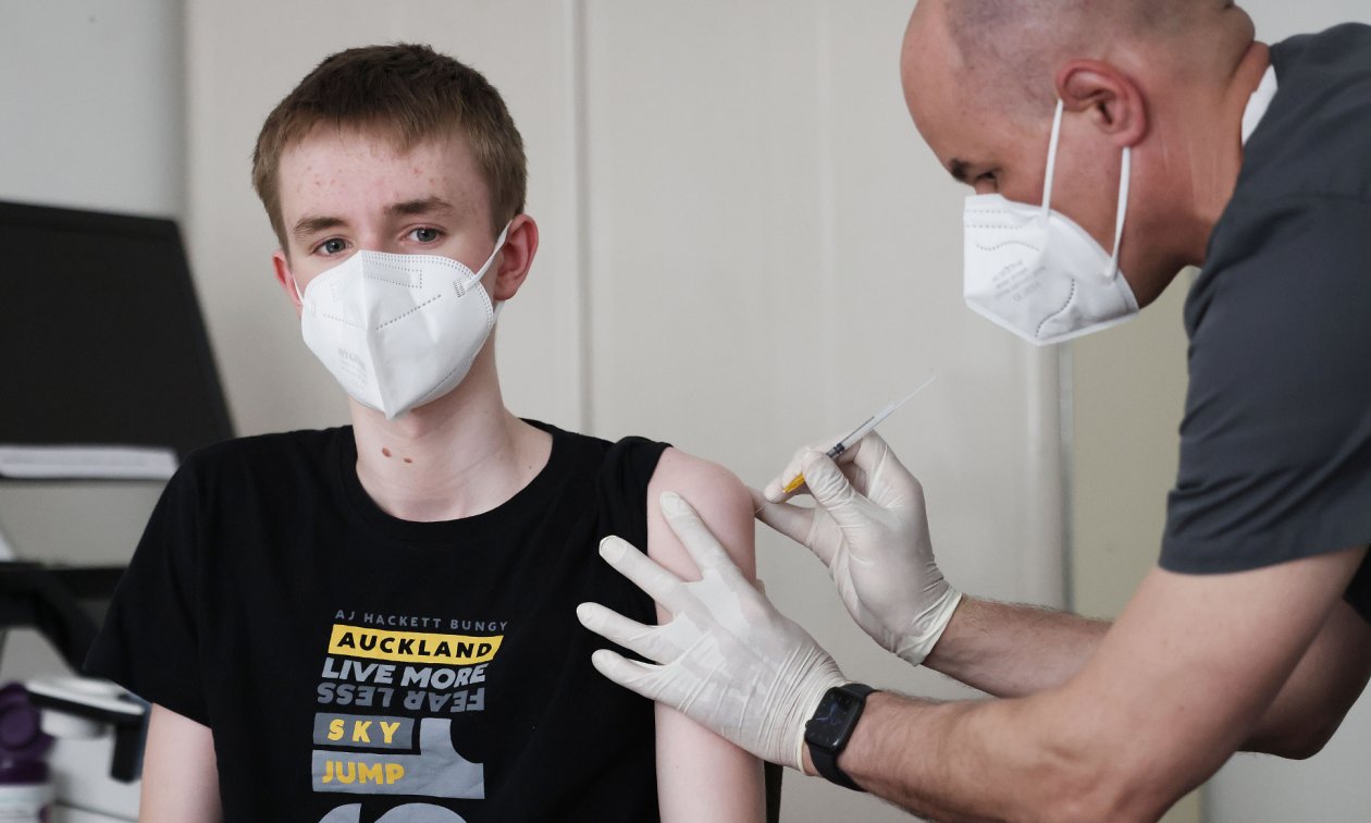 Какие побочные эффекты у российской вакцины для подростков