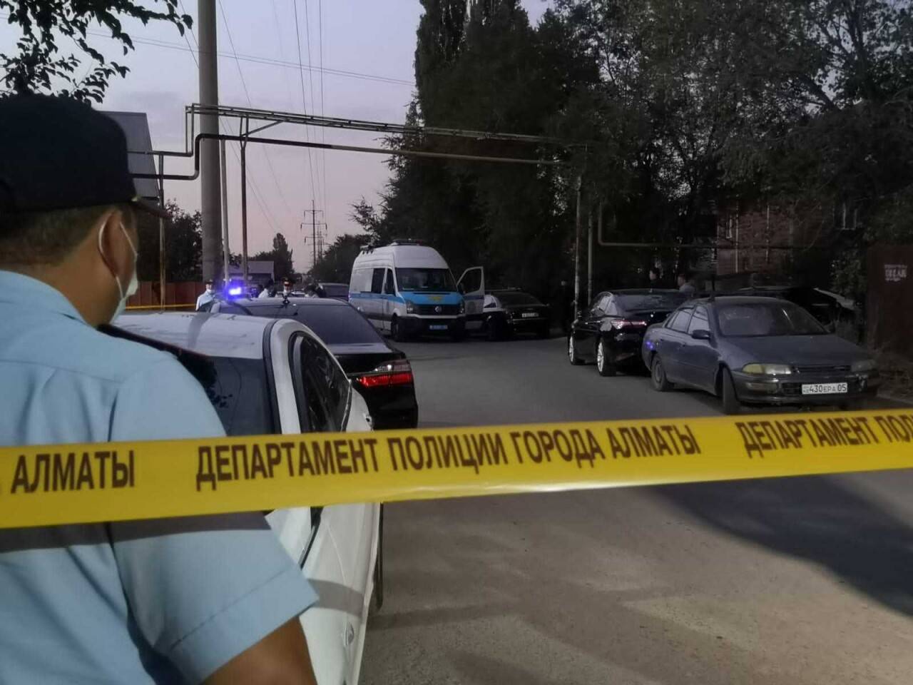 Пятым погибшим при стрельбе в Алматы был друг нового хозяина дома
