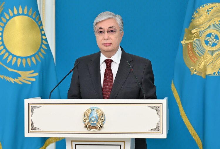 Токаев выразил надежду на скорое снятие ограничений на казахстанско-китайской границе