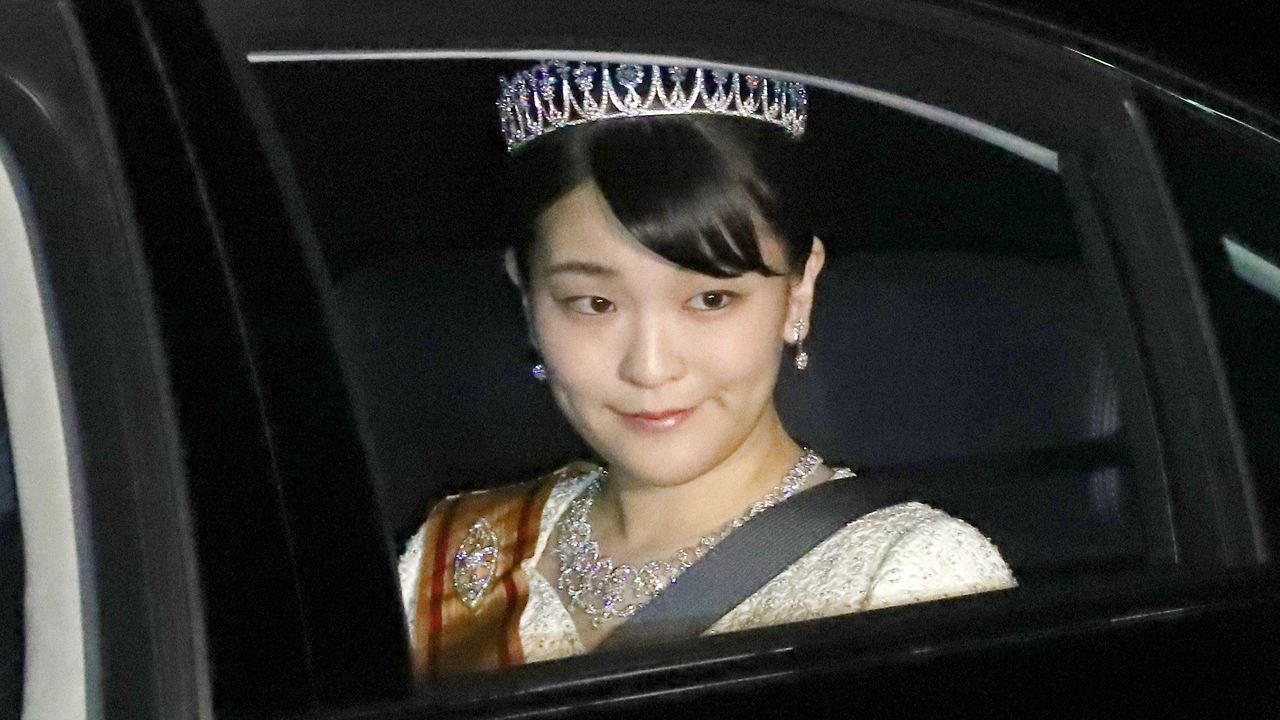 Принцесса Японии лишилась титула из-за брака по любви