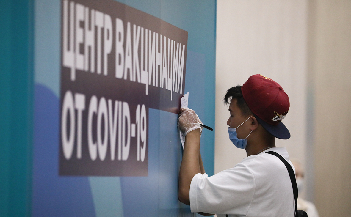 В Алматы пока не определили, как будут выявлять невакцинированных работников