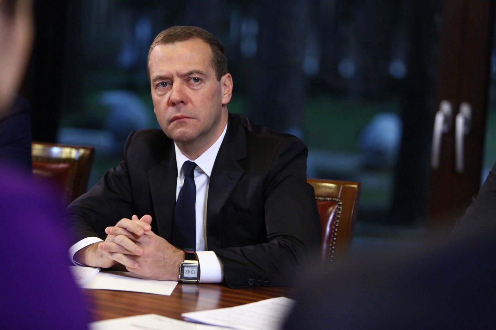 Собака лает, а караван идет – Медведев – о реакции Запада на выборы в России