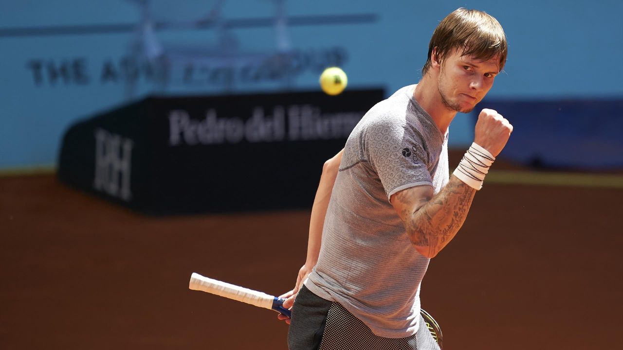 Голубев вышел в четвертьфинал парного разряда St. Petersburg Open
