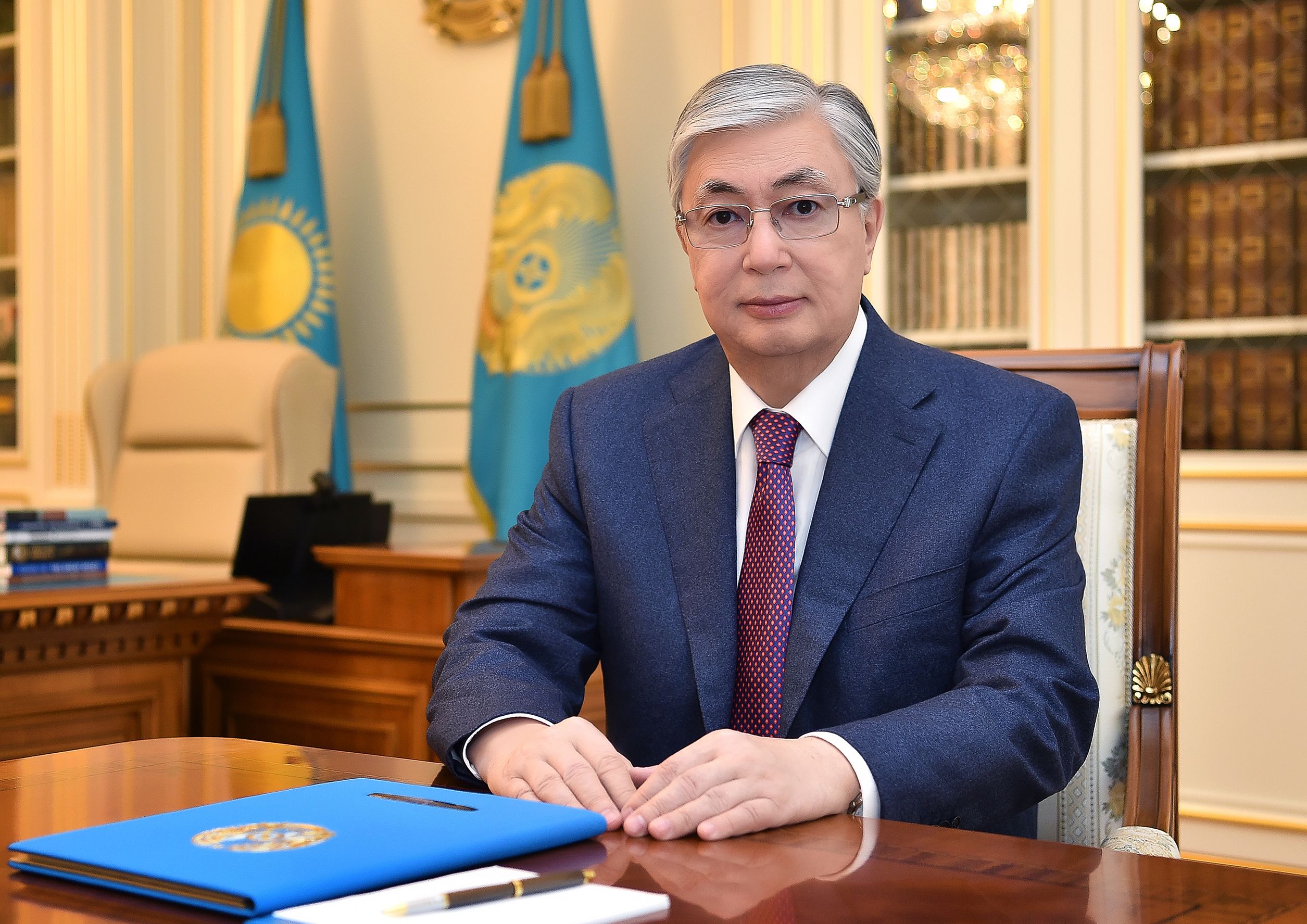 Поздравление президента Казахстана с Днем Конституции