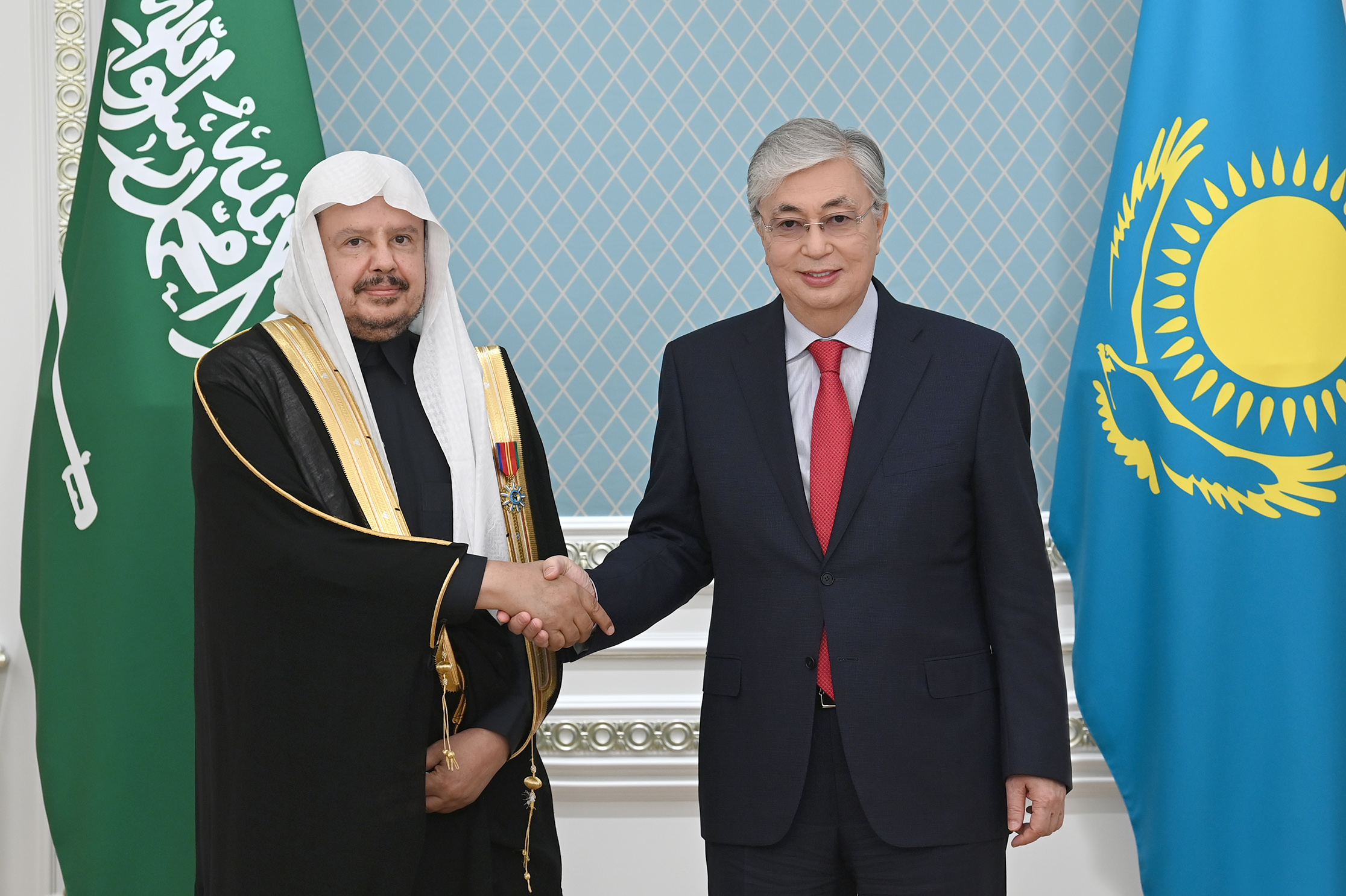Токаев призвал саудовские компании активно участвовать в проектах в Казахстане
