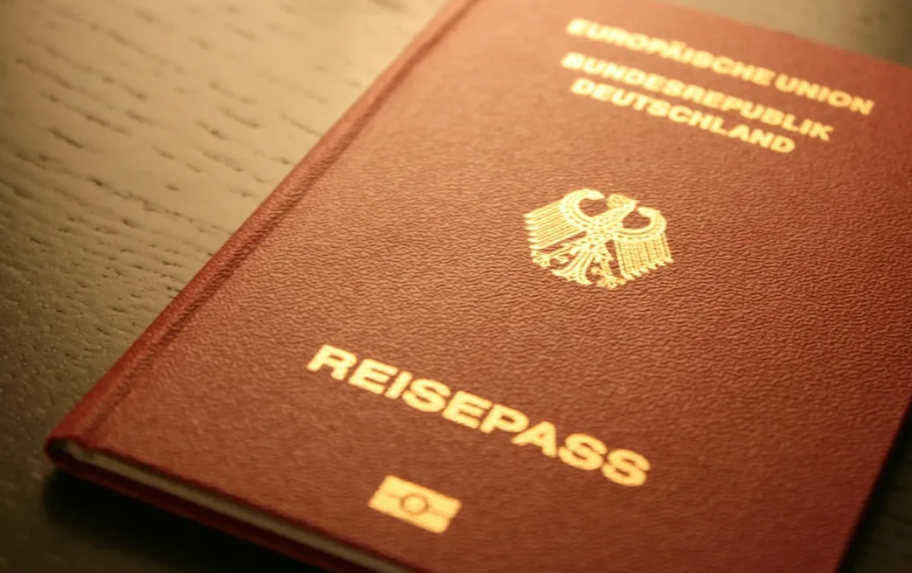 Паспорт за 30 дней могут получить казахстанцы в США, Германии и России