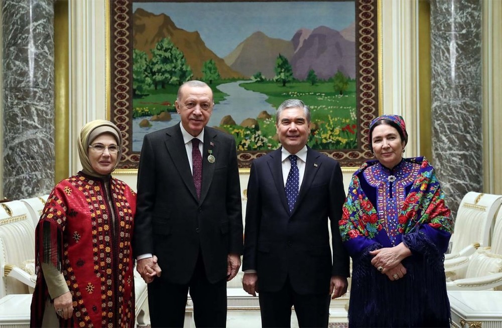 Появилось первое официальное фото первой леди Туркменистана