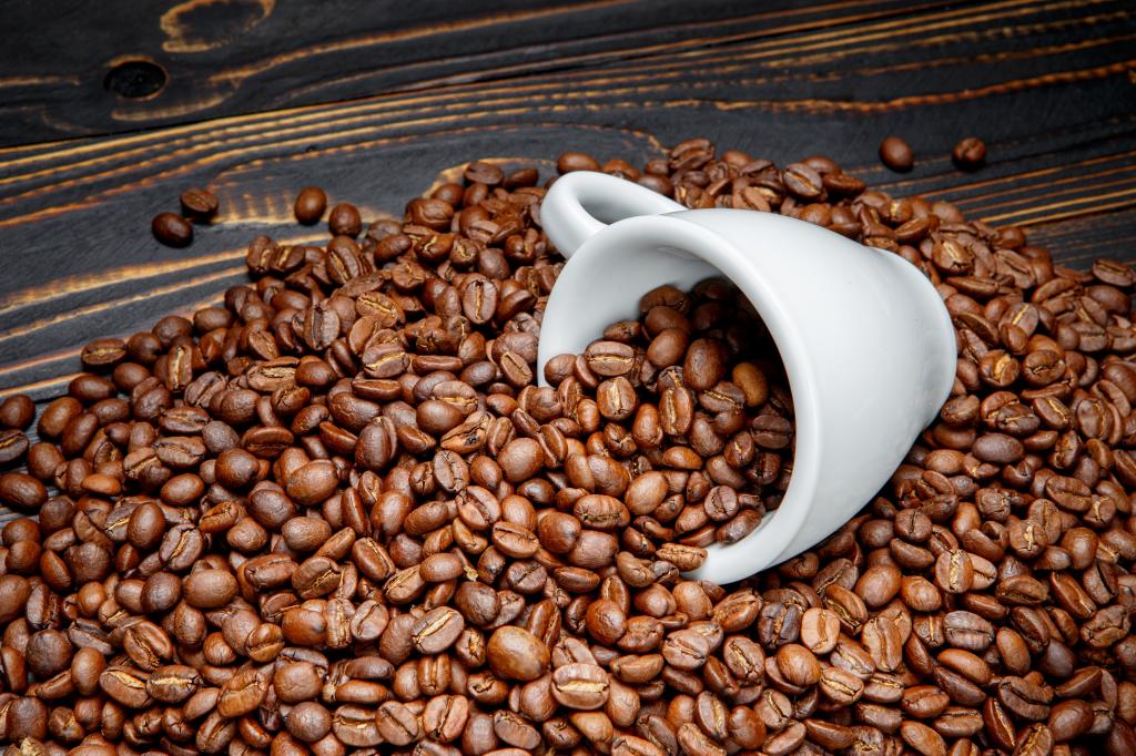 Цены на кофе достигли 10-летнего максимума