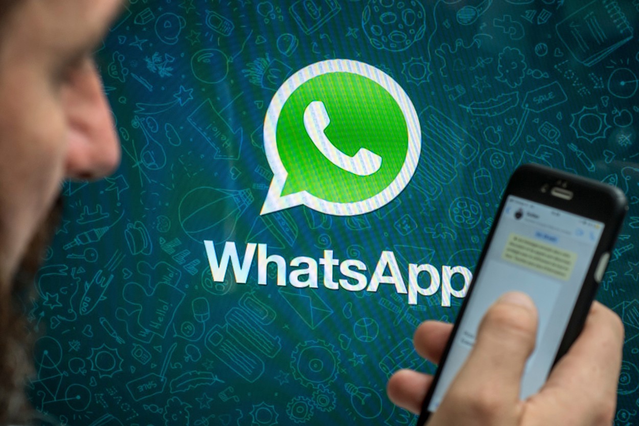 WhatsApp делится конфиденциальными данными с ФБР