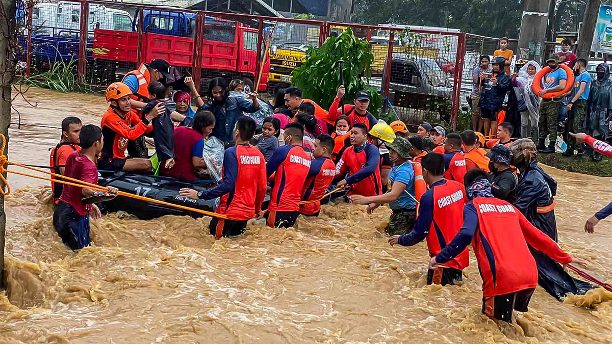 Число жертв тайфуна "Раи" на Филиппинах возросло до 108