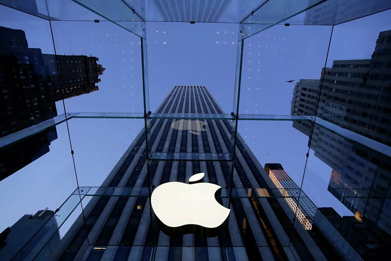 Apple подала в суд на российских антимонопольщиков
