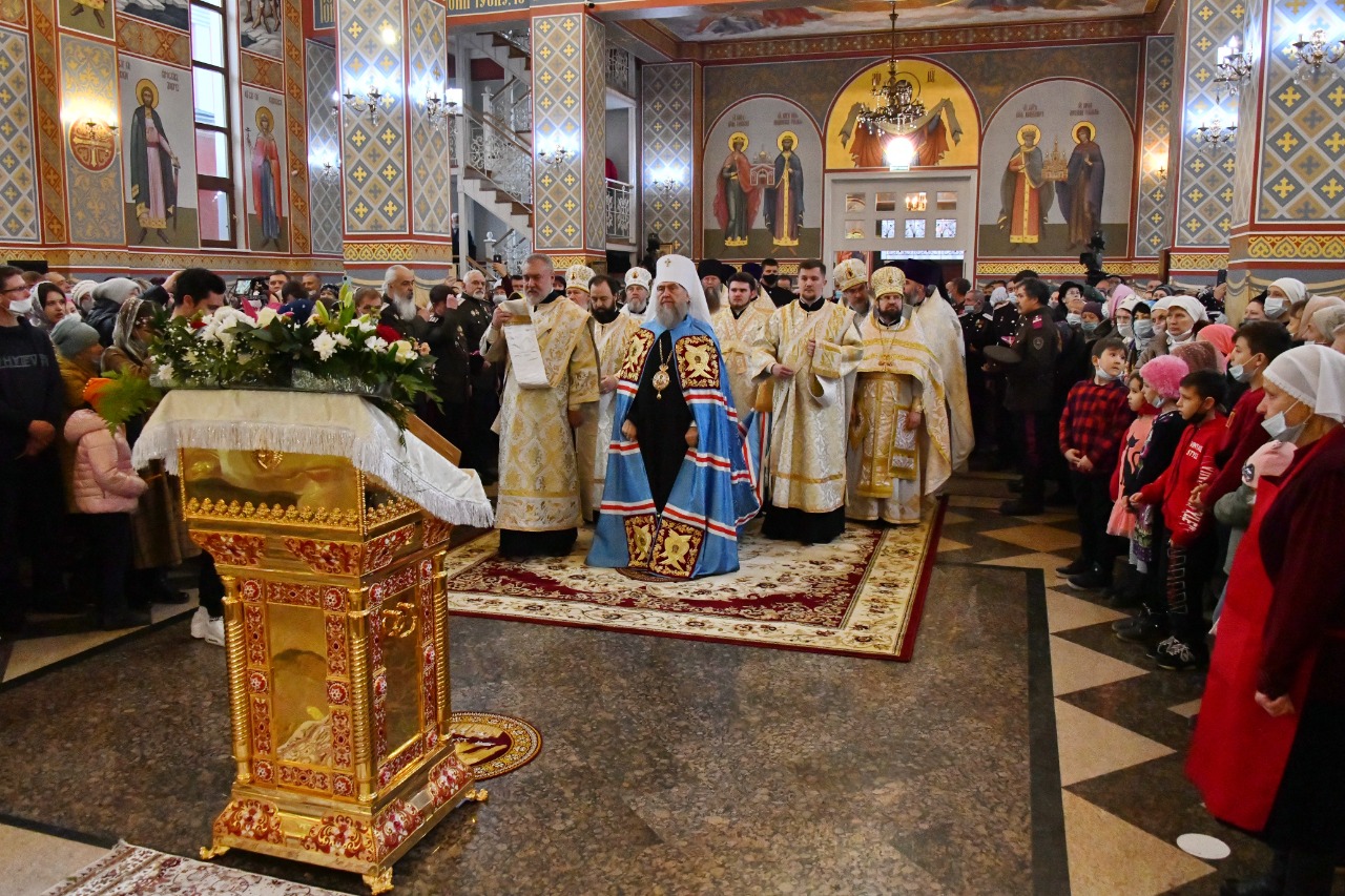 Ержан Бабакумаров поздравил главу православной церкви Казахстана с освящением нового храма 